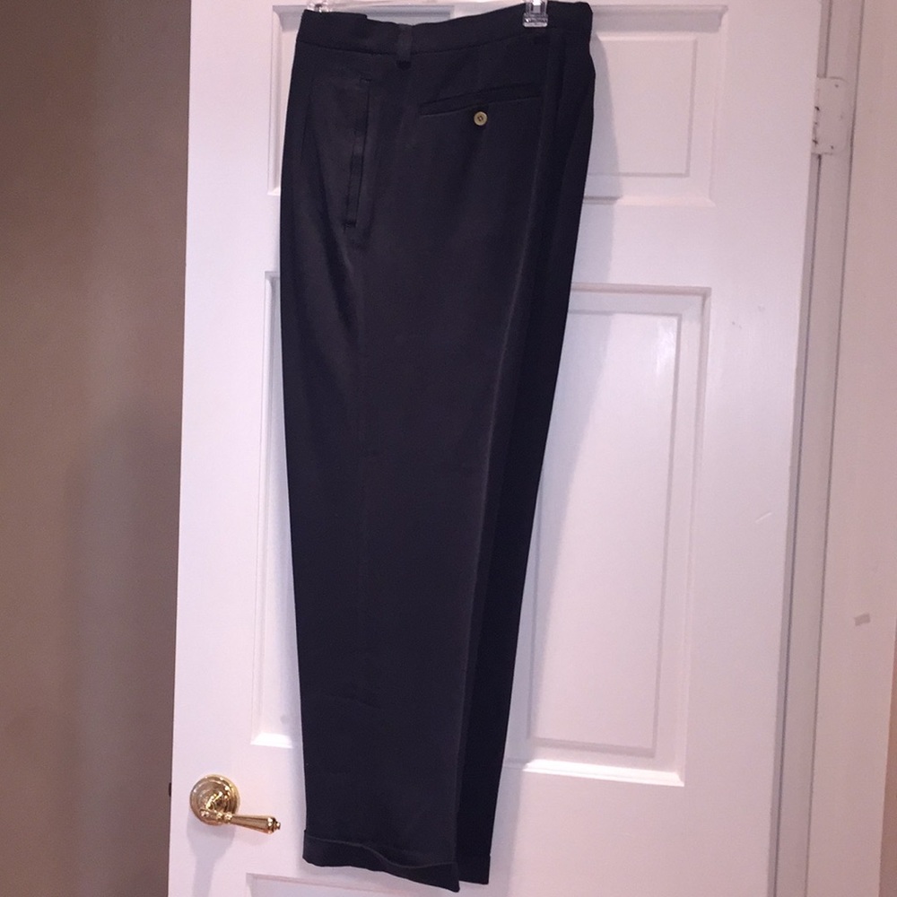 Men’s navy pants. Tommy Bahama.